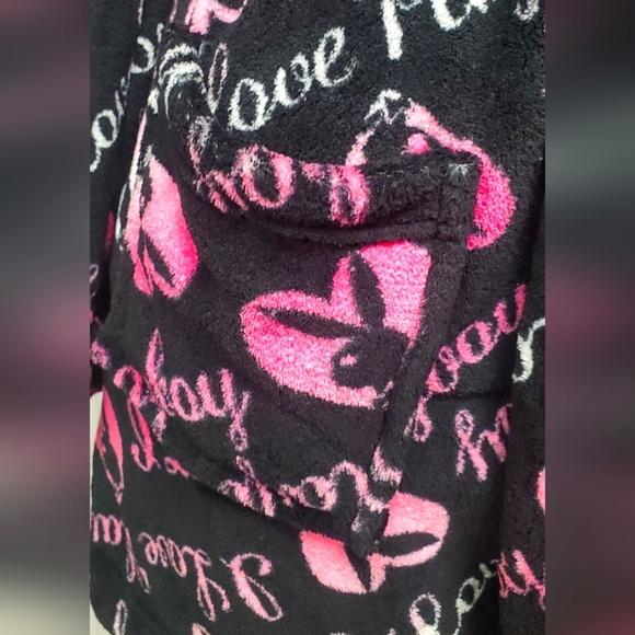 Playboy Heart Fleece Robe - Picture 3 of 4